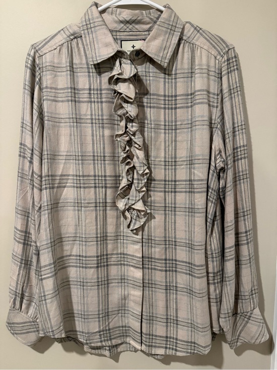 Tuckernuck Tops - Tuckernuck Ruffle-Front Plaid Long-Sleeve Shirt - Beige/Gray